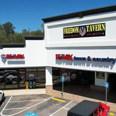 REMAX Town & Country