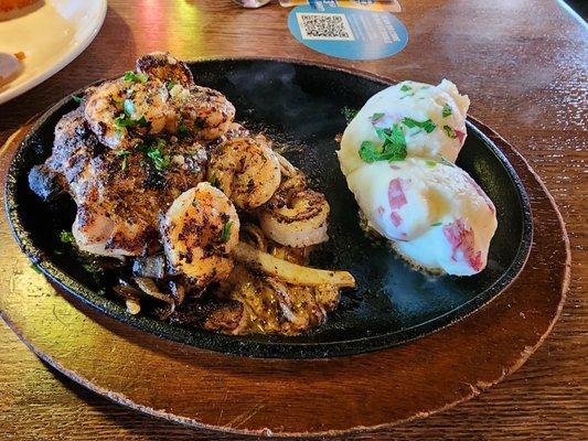 Blackened chicken and shrimp with mashed potatoes