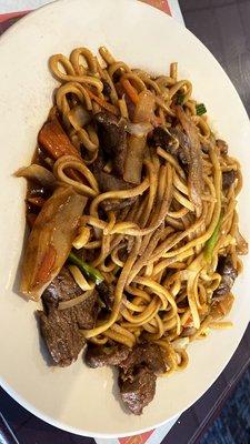 Beef Chow Mein .