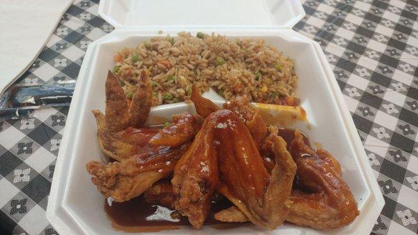 Wonderfully Hot 6 pieces Chicken Wing Top with Authentic Homemade Mumbo Sauce served with Fried Rice