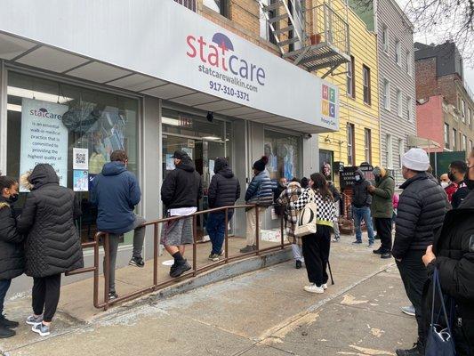 expect long wait times outdoors during Omicron surge Jan. 2022 To skip the wait book first appt (8am) by going on their website