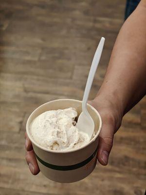 Oreo and coffee scoops