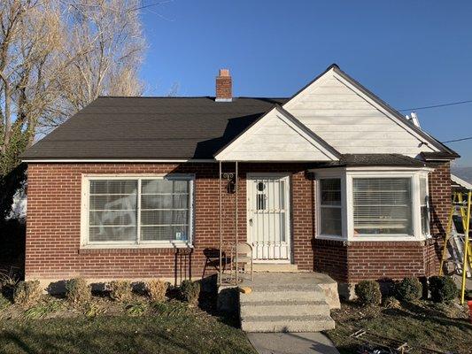 House on front entrance of lot