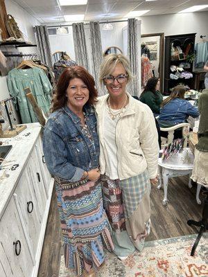 La-Di-Da Owner and Anna's Vintage Vibes designer