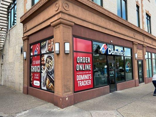 Window Graphics for Domino's