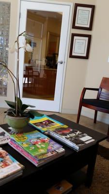 Waiting room: clean and lots of reading materials.