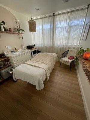 Facial room