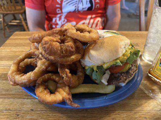 Burger & onion rings