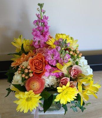 Daisy Dig'ins Flowers & Gifts