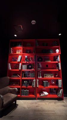 Redd's Piano Bar and Lounge