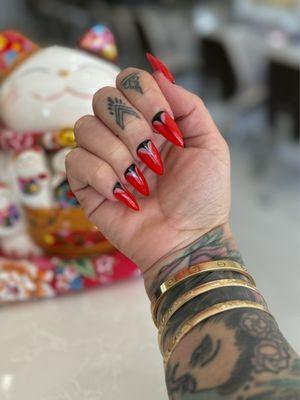 Deluxe Nails