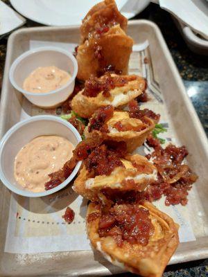 Jalapeno bacon wontons