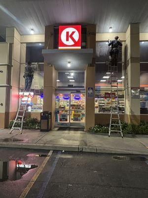 Commercial window cleaning