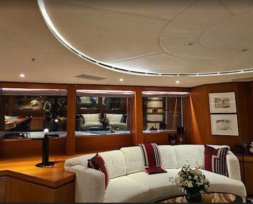 Universal Marine Center