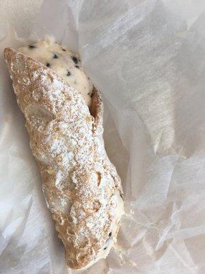 The famous cannoli ($3.95)