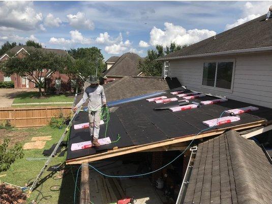 Darvin’s Leak-Roof Repair