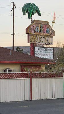 Was the most Quiet, clean motel, bed was soft yet so comfy, on my pressure points.