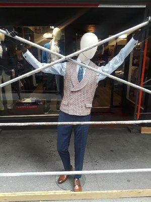 This great double breasted shawl collar vest is a great add to your wardrobe.