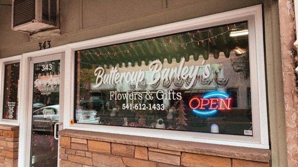 Buttercup Barley’s Flowers & Gifts