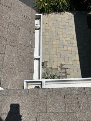 Now that's a clean gutter!