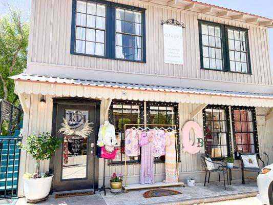 Located across from Greenfield's Tea & Coffee