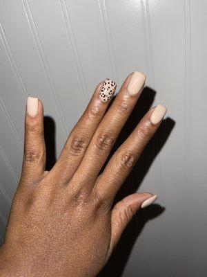 Short acrylic overlay with gel polish