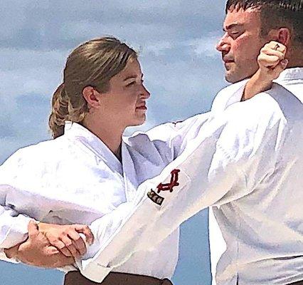 Whether a man or woman, discover natural body movement self defense to keep you safe!