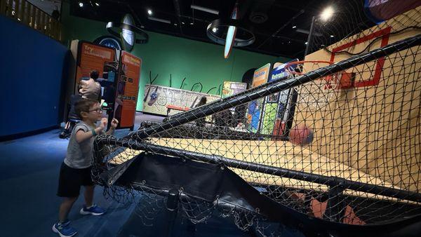 Little guy refused to leave until he had 100 baskets - and he did it!