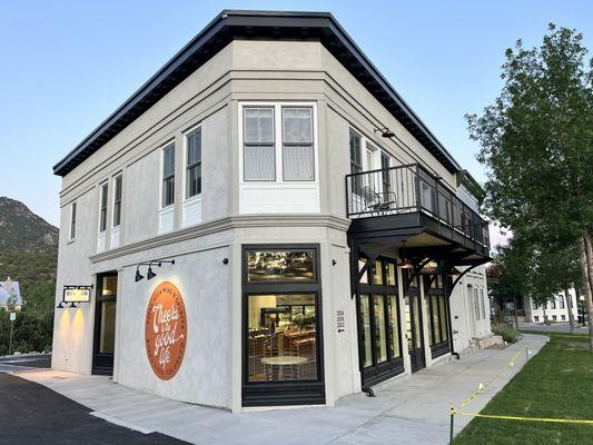 Buena Vida Wine & Spirits