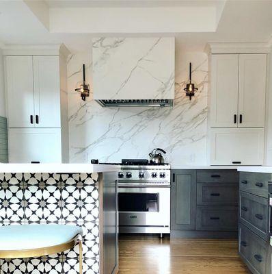 Solid Surface Full Splash and and Custom Hood