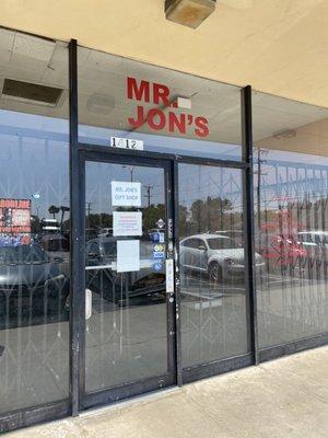 Location is closed and empty. Taken on 7/15/2022.