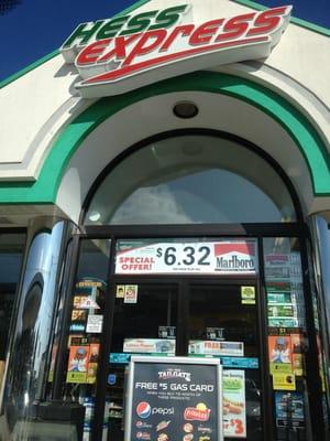 It has a convenient store!