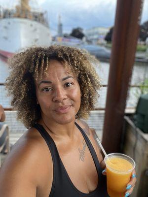Enjoying myself and this mango and rum slushie !