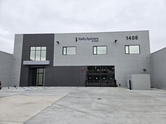 Kelly Spicers Store- Los Angeles Main Entrance