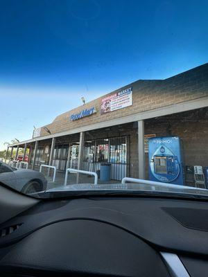 OVERPRICED CHEVRON WITH SHIT EMPLOYEES.