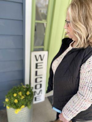 Welcome to Fenton hair salon at flaunt hair salon , hair with Amanda Sheren