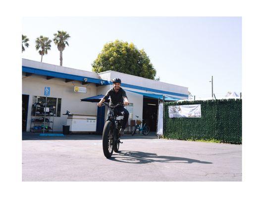 happy customer with their bike rental!