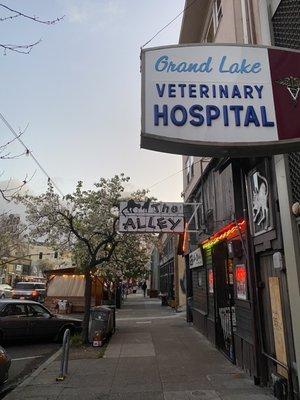 Adams Point Neighborhood