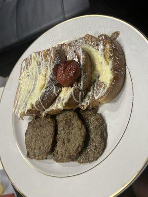 BANANA PUDDING FRENCH TOAST WITH TURKEY SAUSAGE