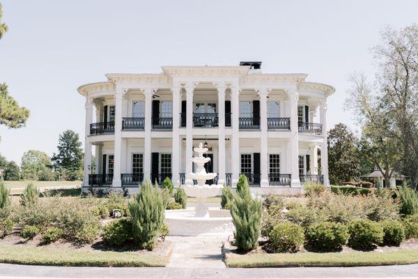 Sandlewood Manor