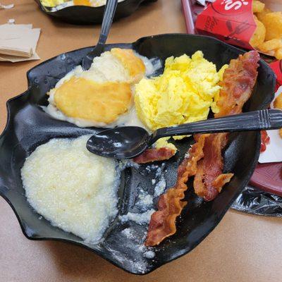 This is how we received our food. I had to purchase the side against the tray so the food wouldn't slide in each other.