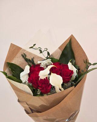 CALL LILY AND ROSE BOUQUET