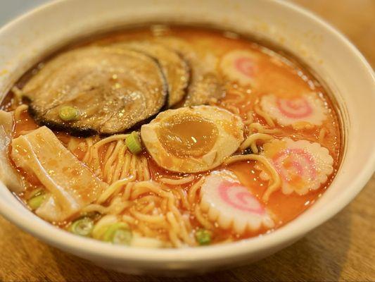 Tonkatsu ramen with spicy sauce