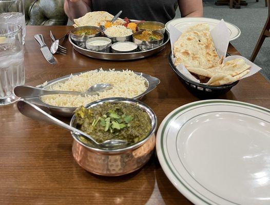 Saag paneer, Non Vegetarian Thali, 2. Naan Bread