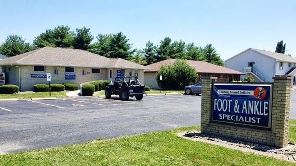 The Family Foot Care Center, Dr. Joseph Borreggine, podiatrist
"Come an Make Your Feet Feel Better"