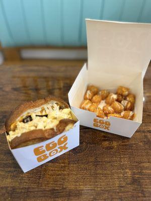 Tom N Toms Coffee & Eatery