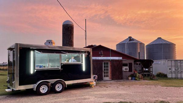 Mama's Food Trailer