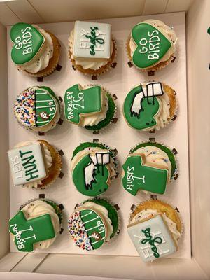 Assorted cupcakes