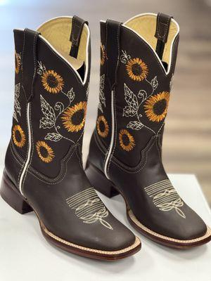 WOMEN BOOTS