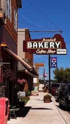Retro charming. And delish baked goods, and pasties. Worth the drive.!